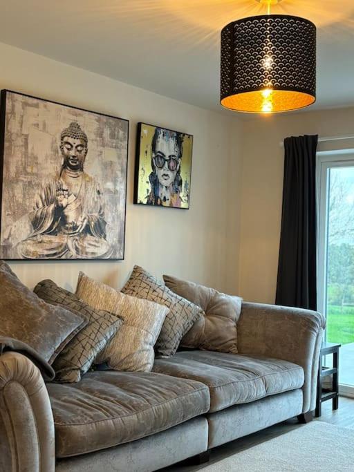 Woodstock Luxury Apartment in Kent view 5