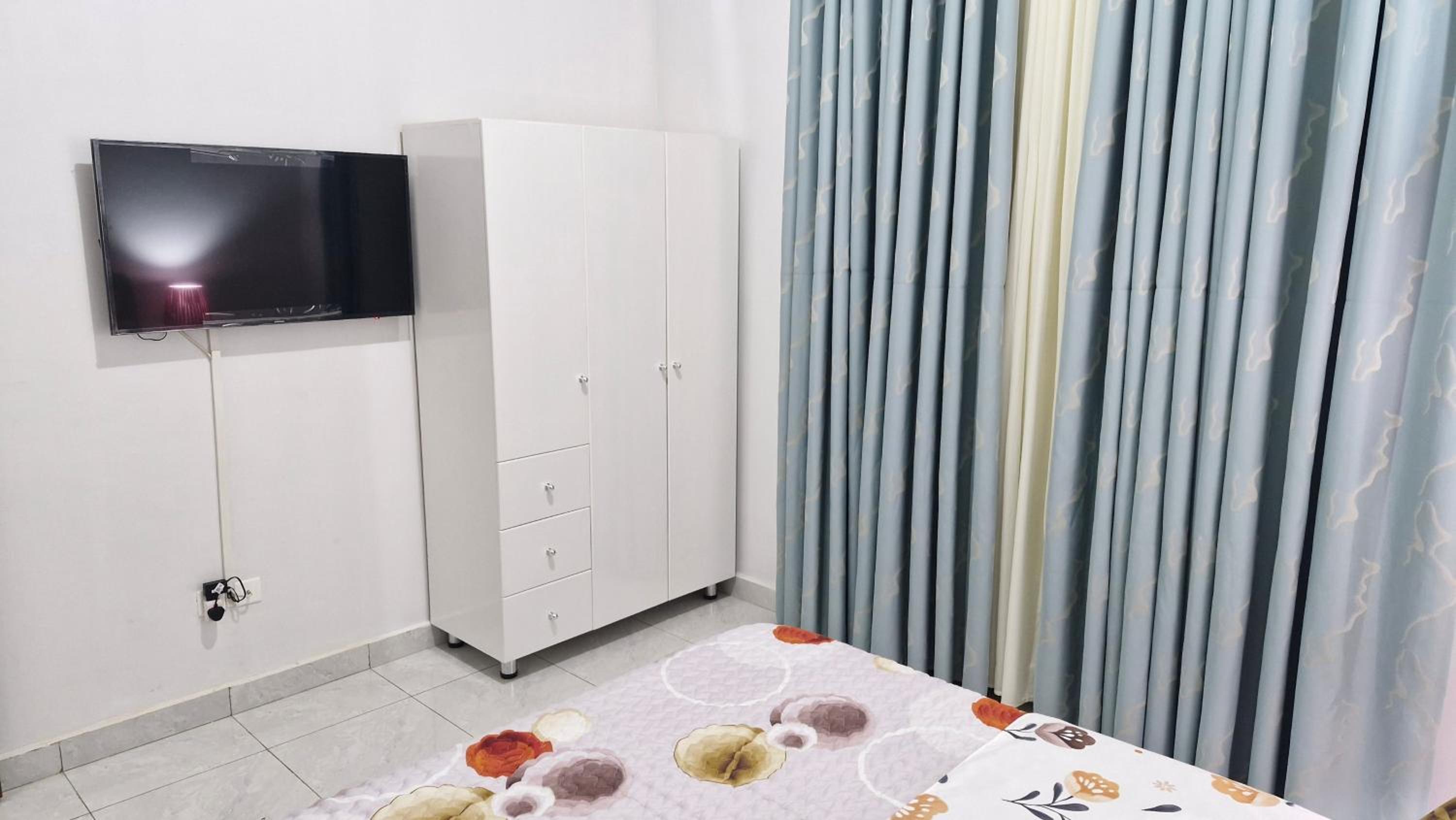 Chrix Residences Hotel Standard Rooms for Rent view 5
