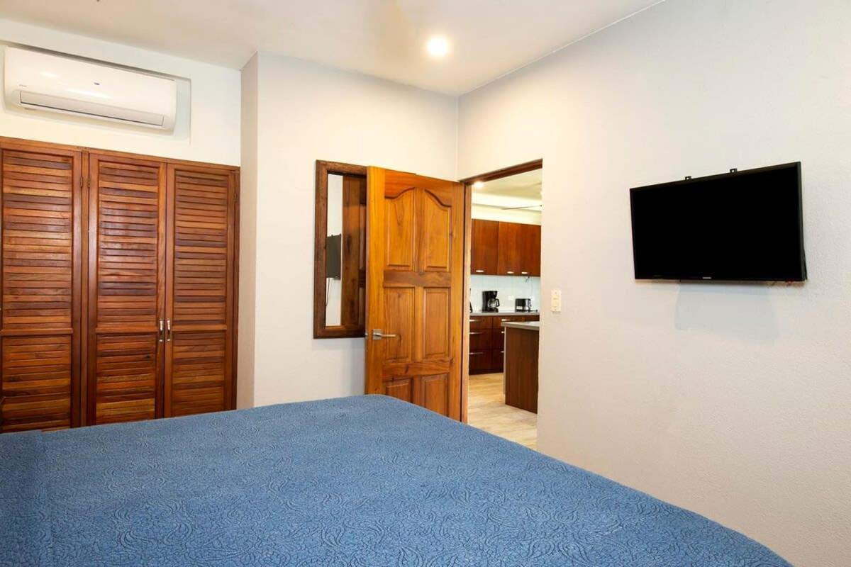 Newly Remodeled Beachfront Condo, Ground-Floor Terrace & Direct Access to Playa Flamingo
