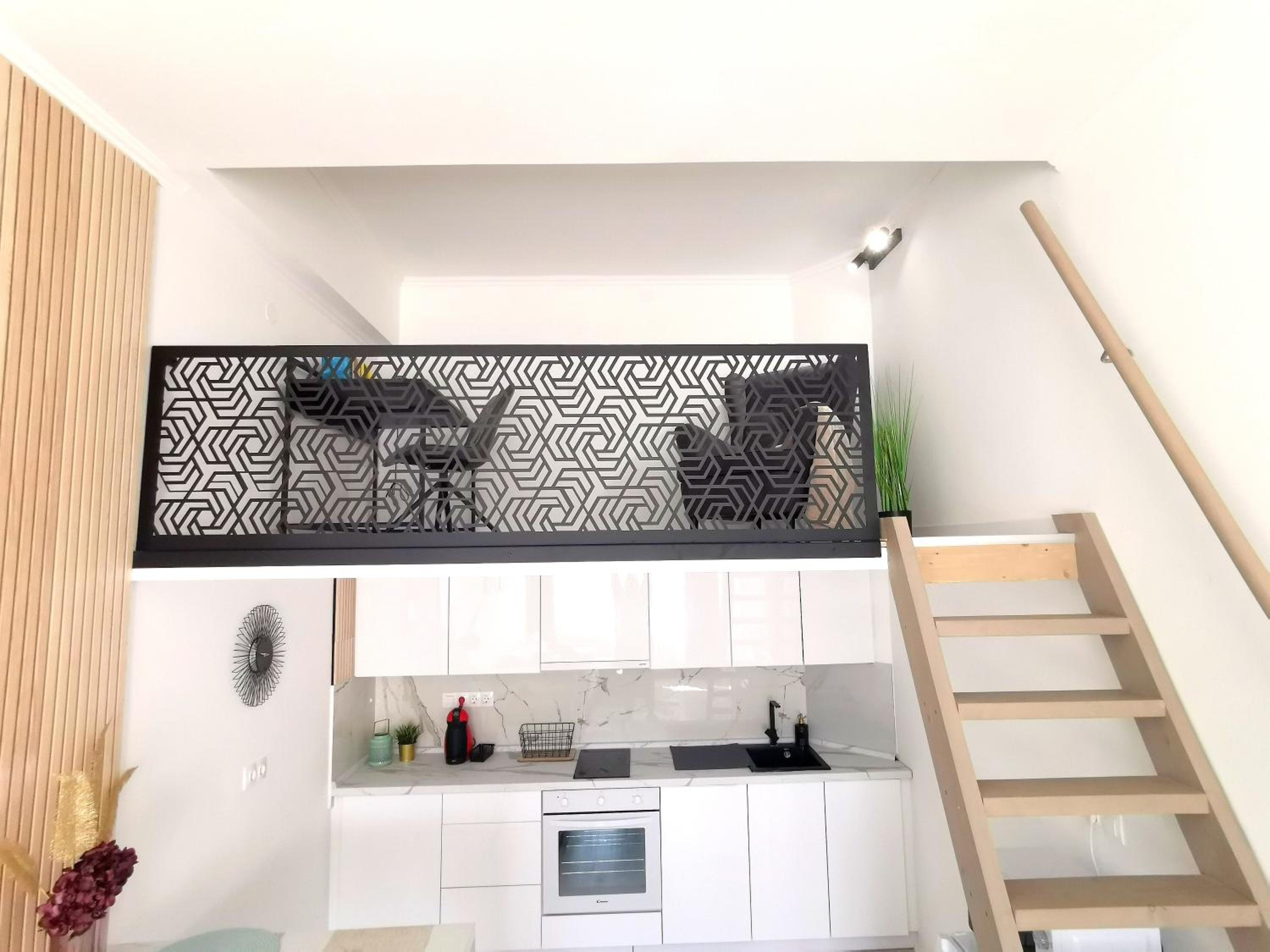 Goldie Central Apartment