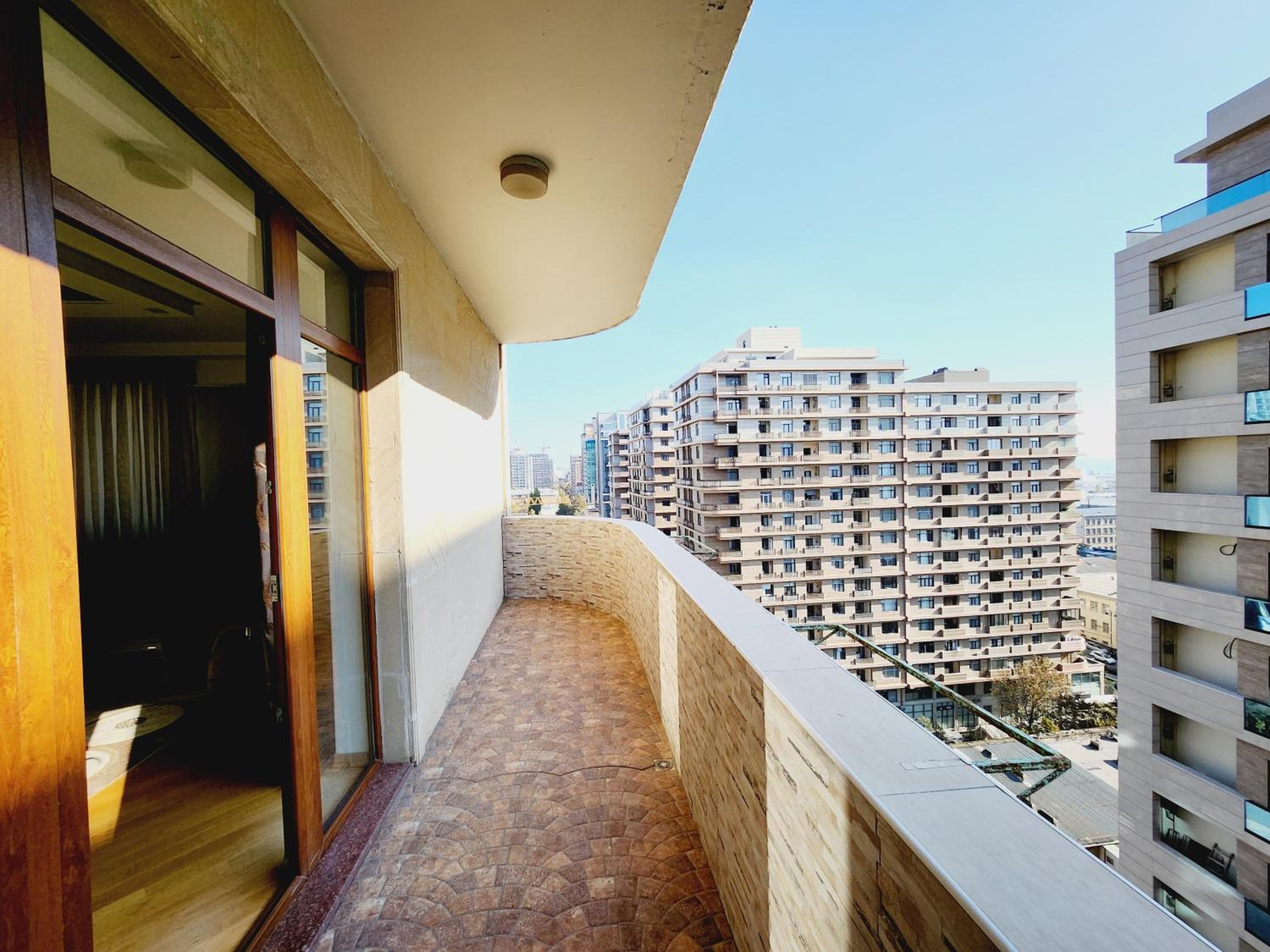 Araz's Central Apartment