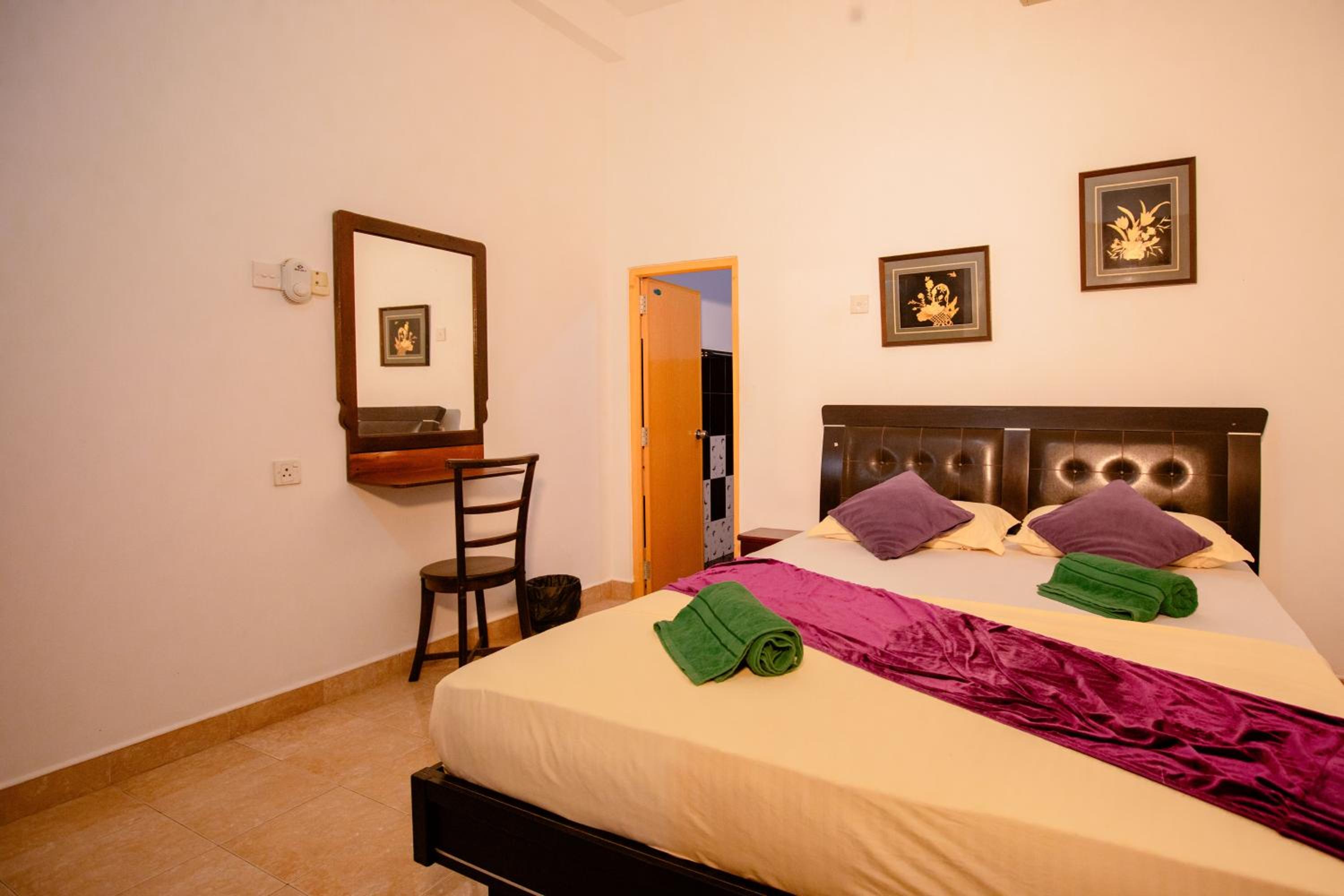 Yala River Face Inn