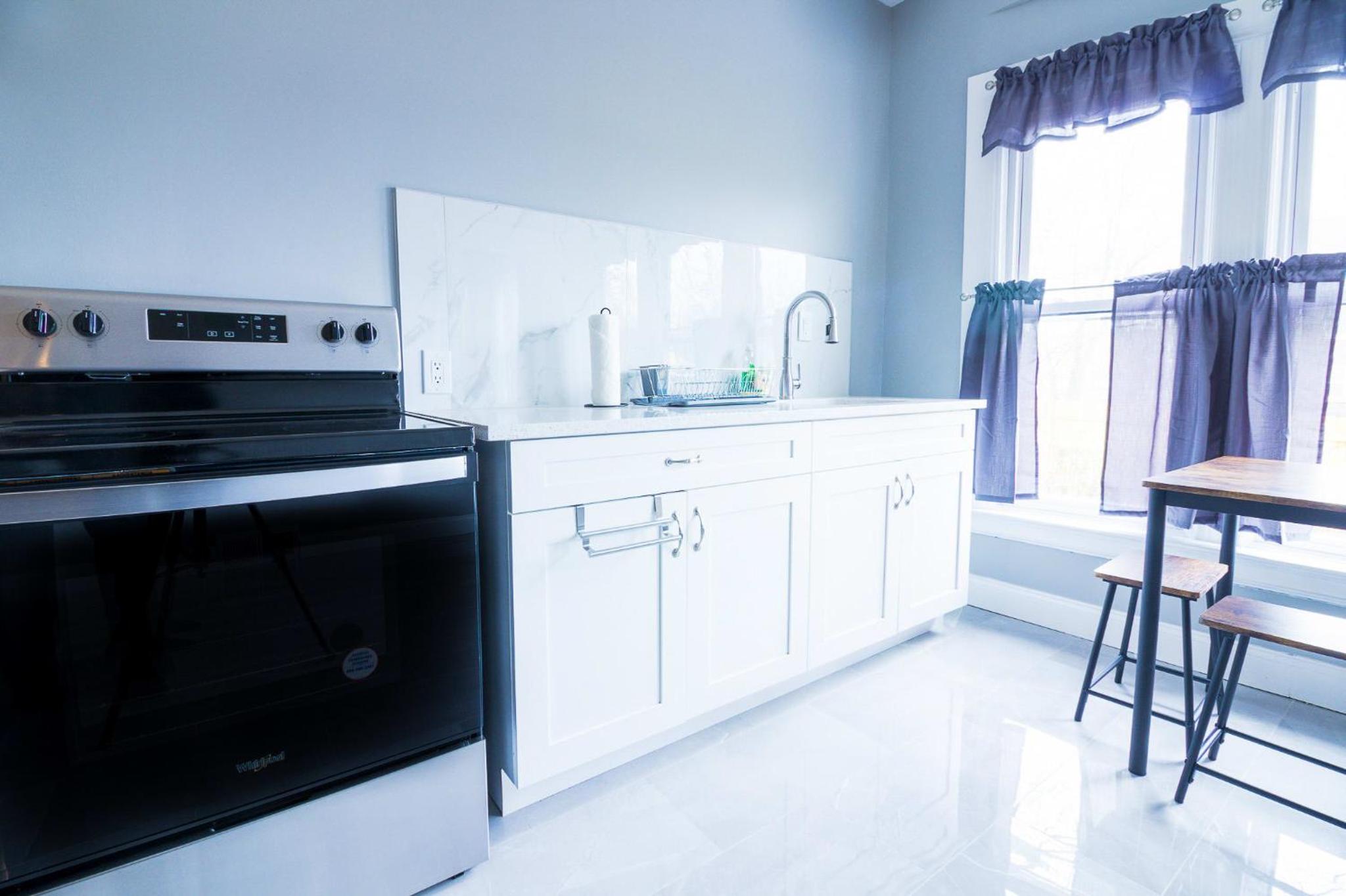 Cozy 1 bedroom Apartment near the Falls view 4