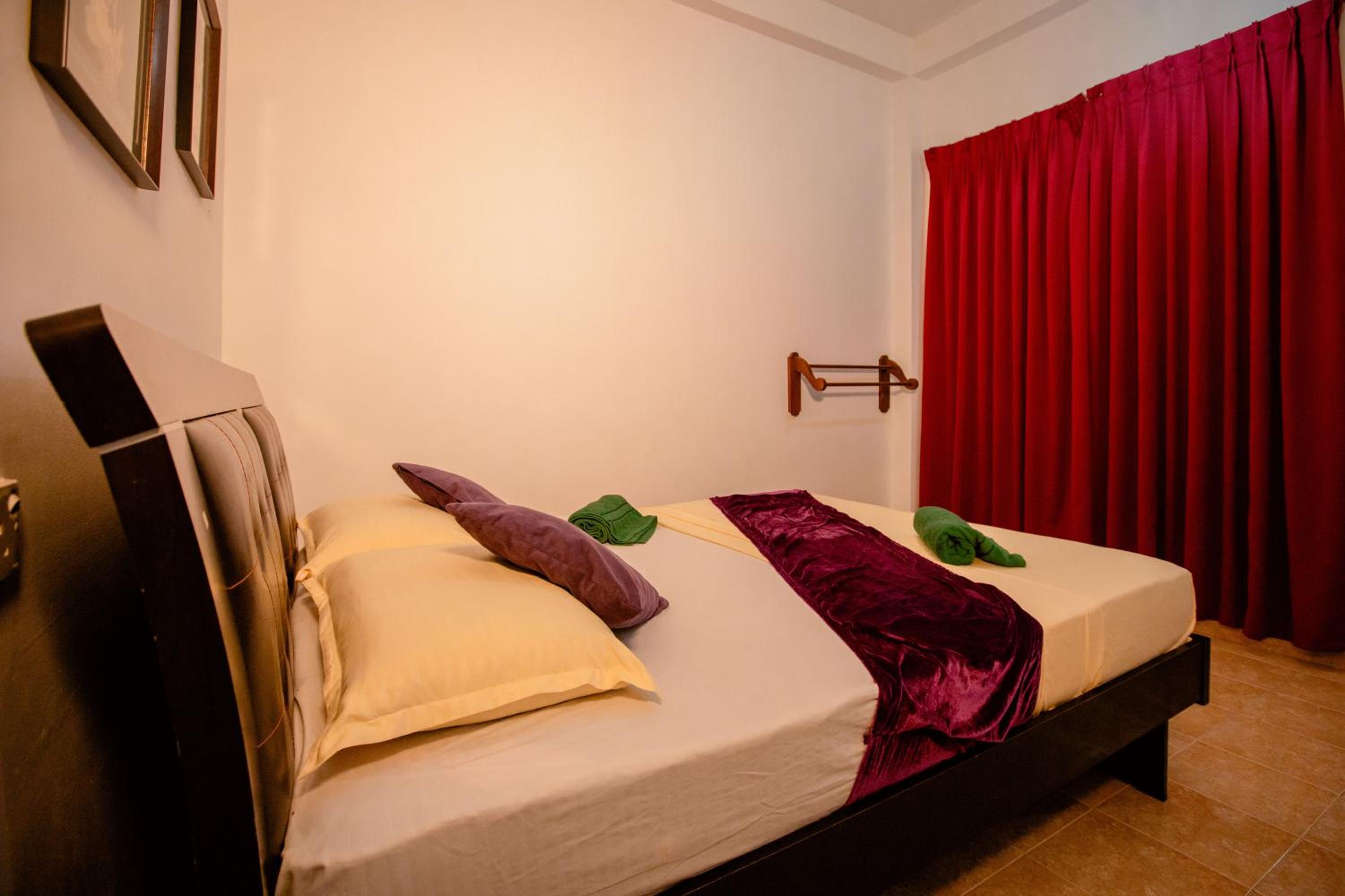 Yala River Face Inn