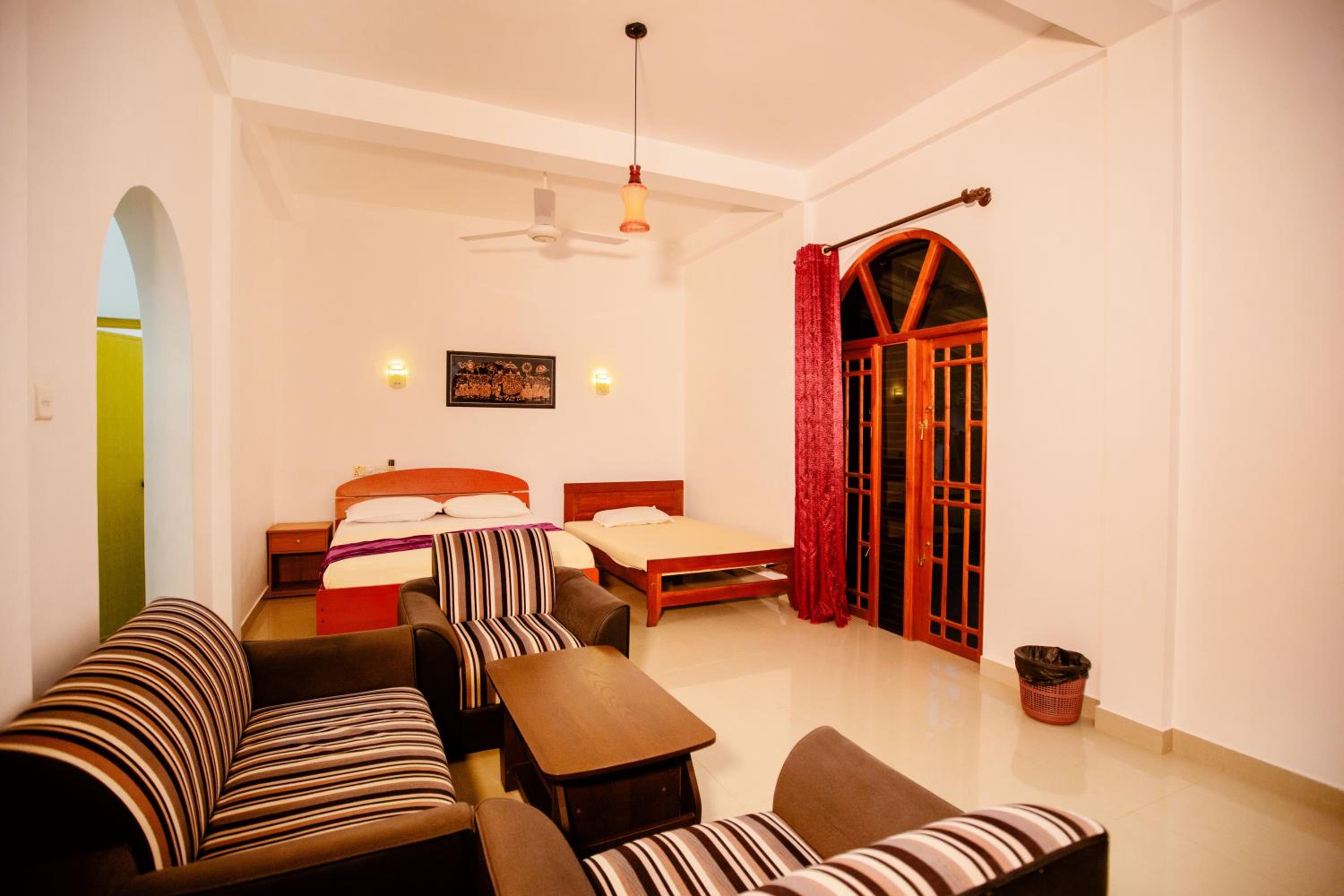 Yala River Face Inn