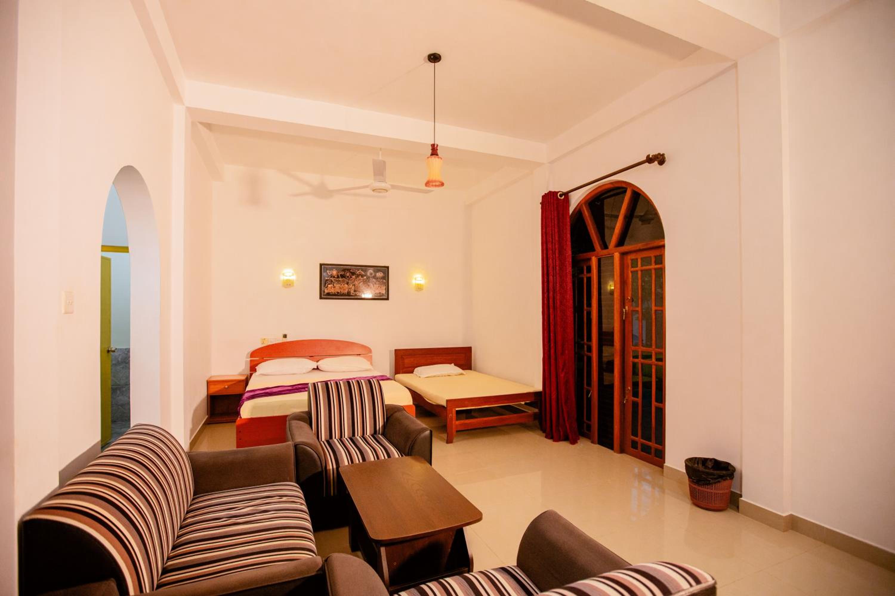 Yala River Face Inn
