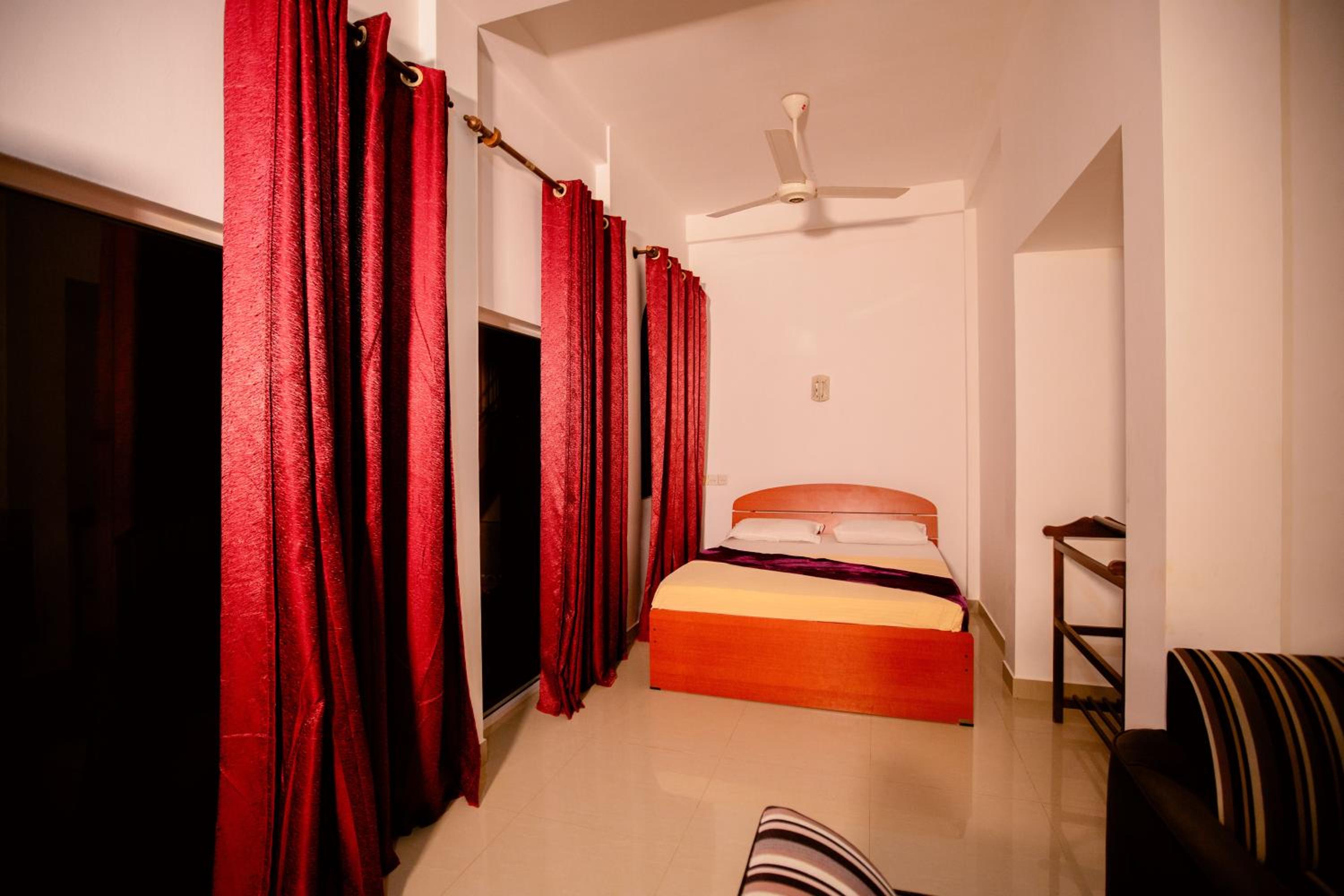 Yala River Face Inn