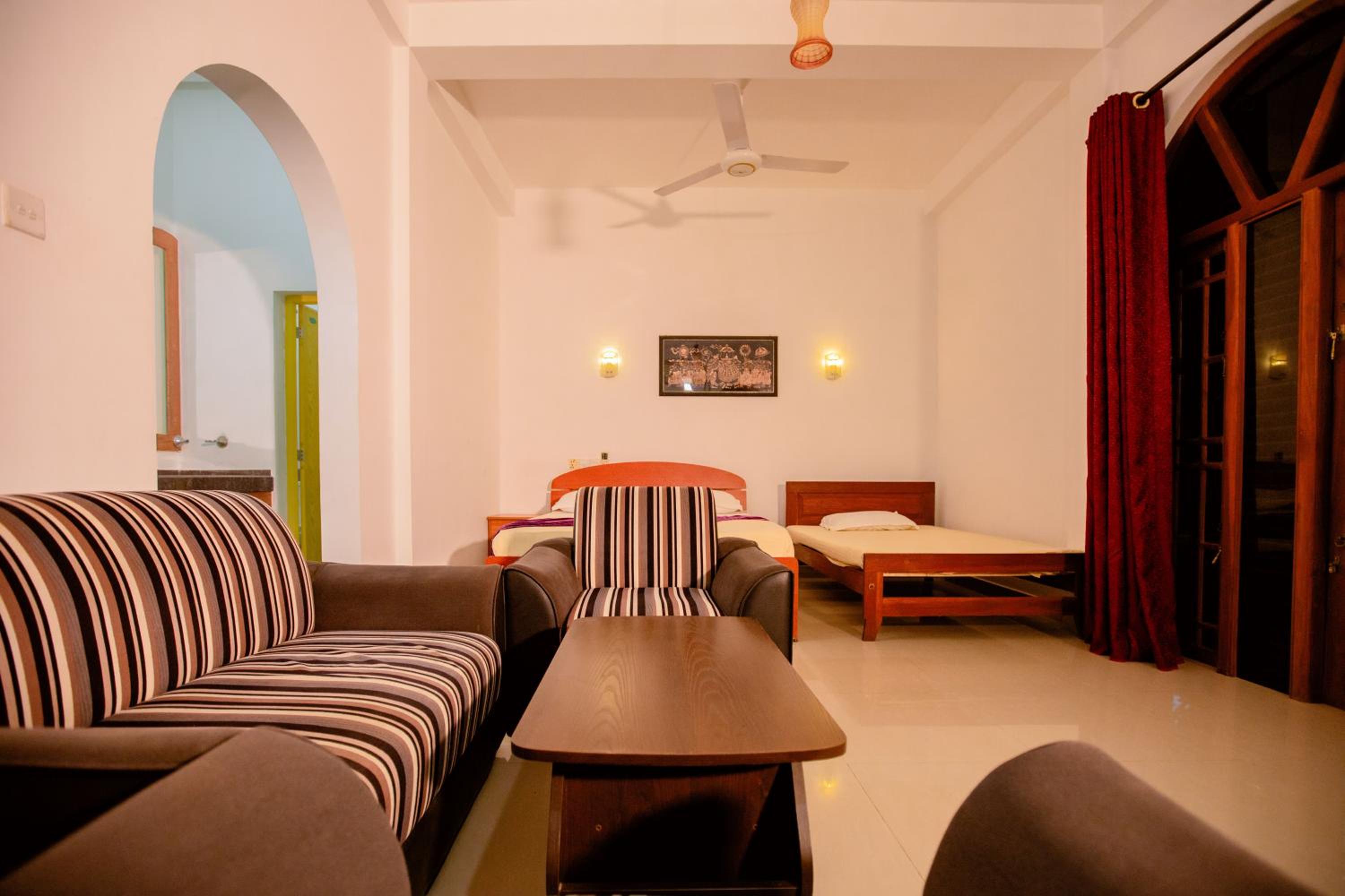 Yala River Face Inn