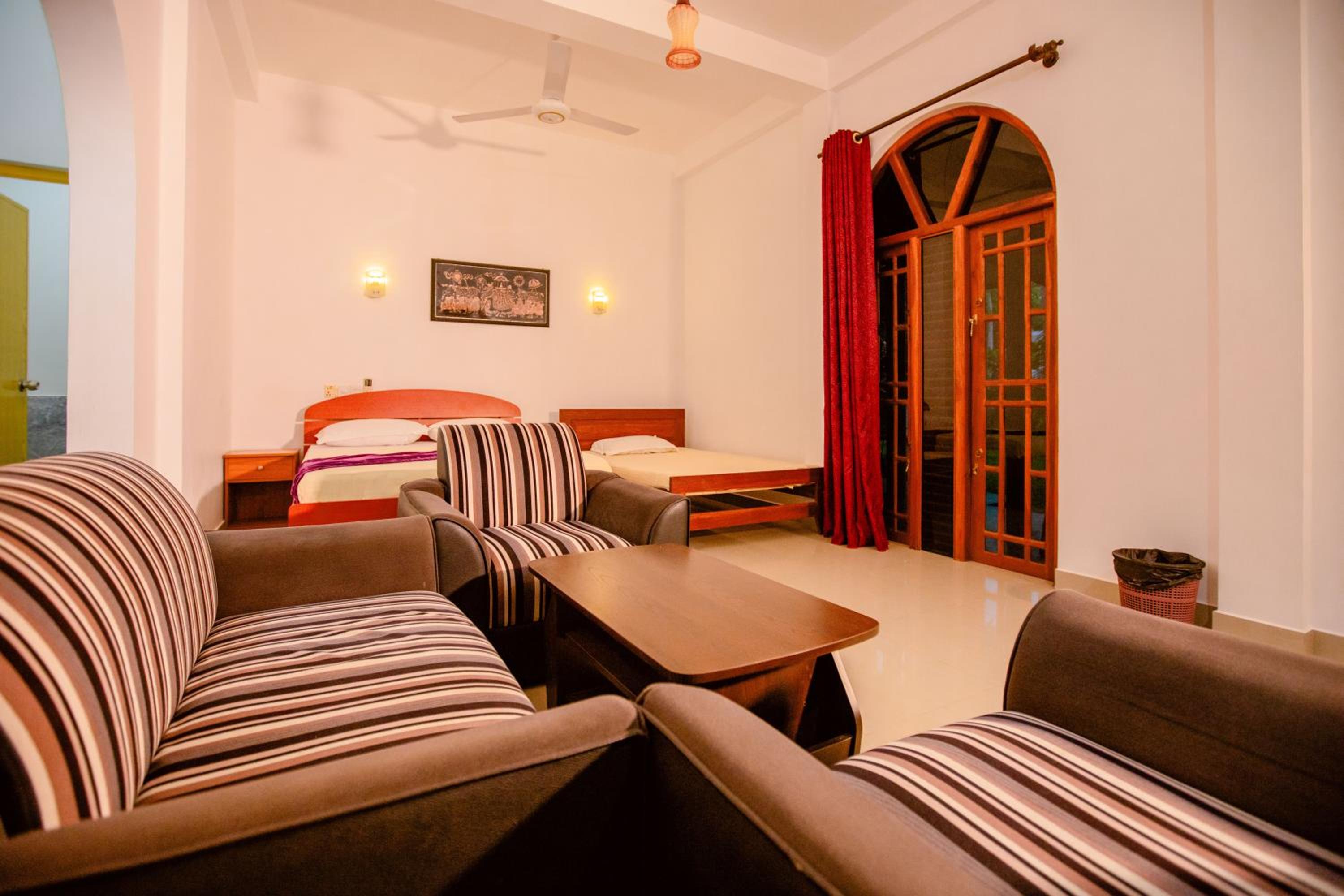 Yala River Face Inn
