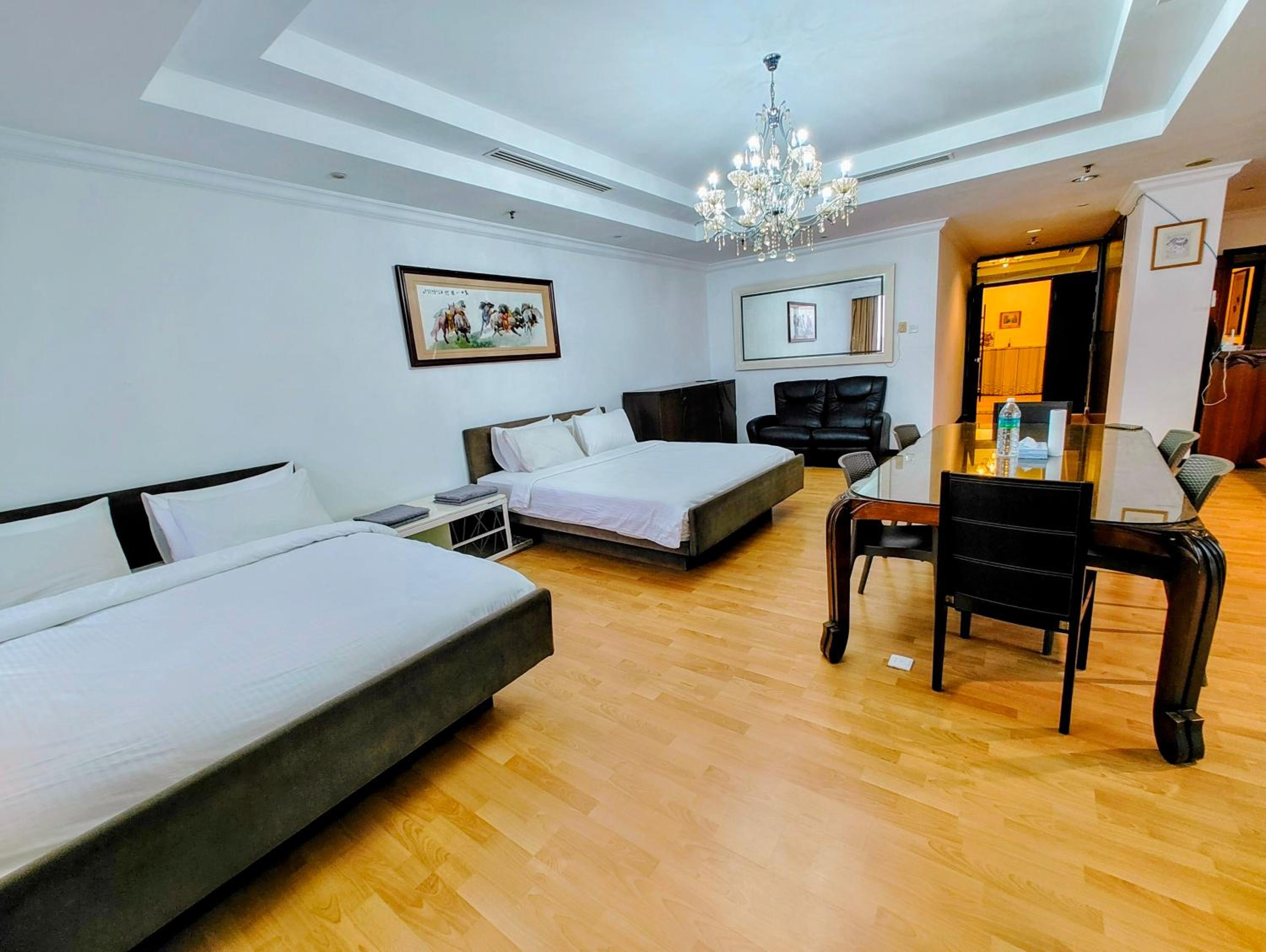 BBS Apartment At Time Square East Lobby