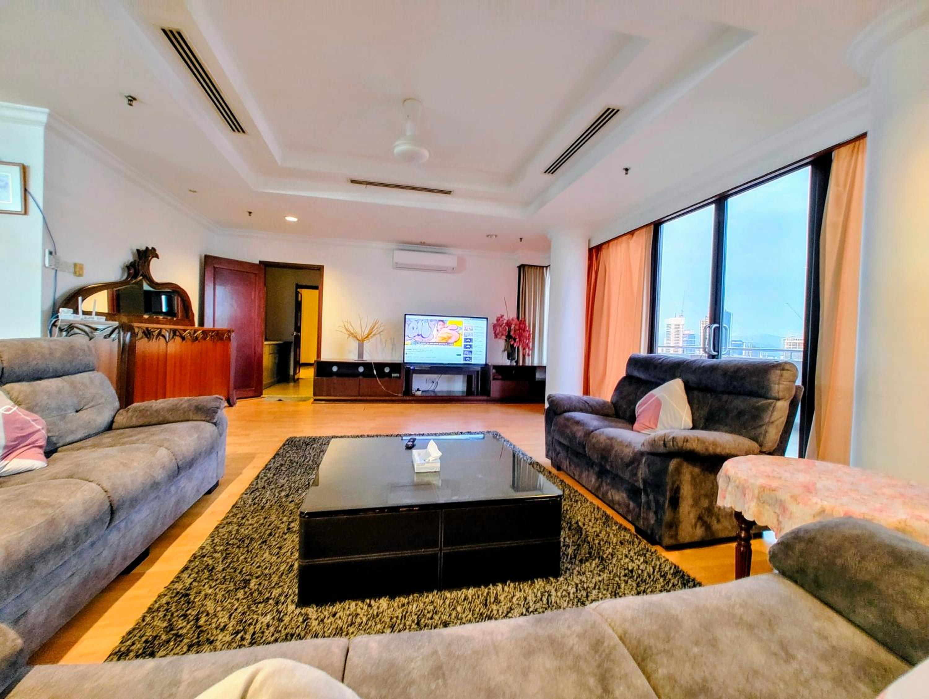 BBS Apartment At Time Square East Lobby