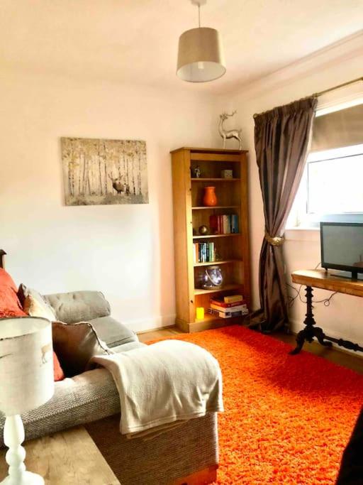Station House Flat on outskirts of Thornhill view 2