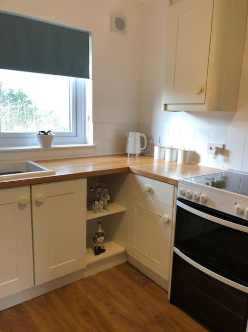 Station House Flat on outskirts of Thornhill view 5
