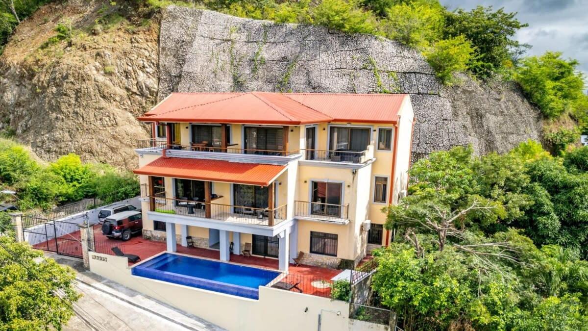 2 Bedroom Ocean-View Condo with Pool