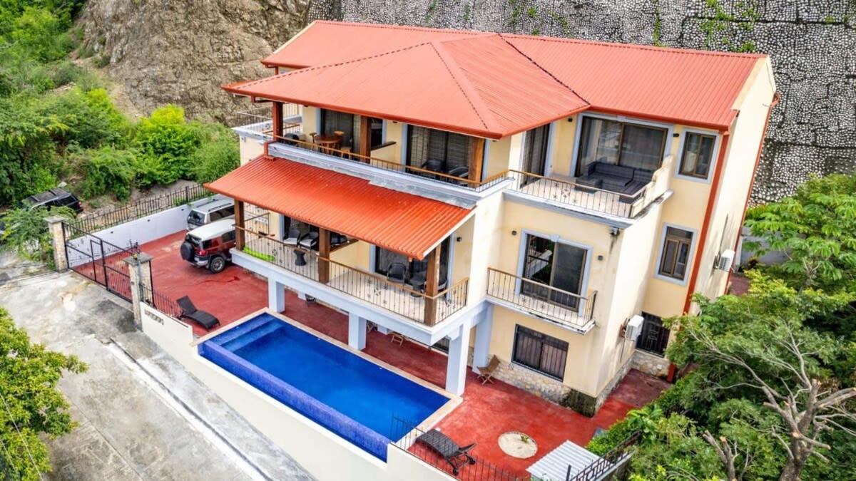 2 Bedroom Ocean-View Condo with Pool