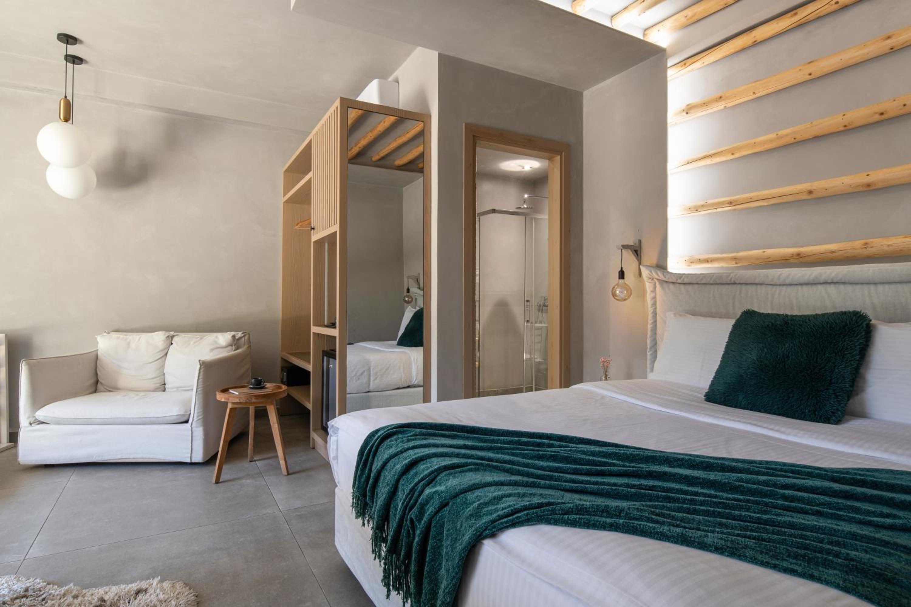 Evora Luxury Suites