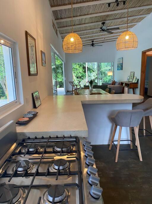 Casa Cemalu 3 bedroom w pool walk to beach