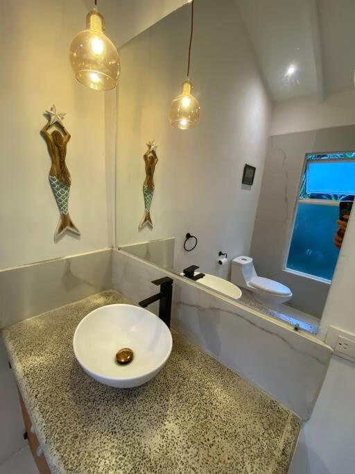 Casa Cemalu 3 bedroom w pool walk to beach