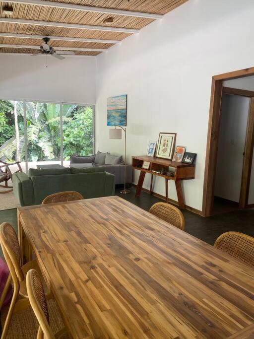 Casa Cemalu 3 bedroom w pool walk to beach