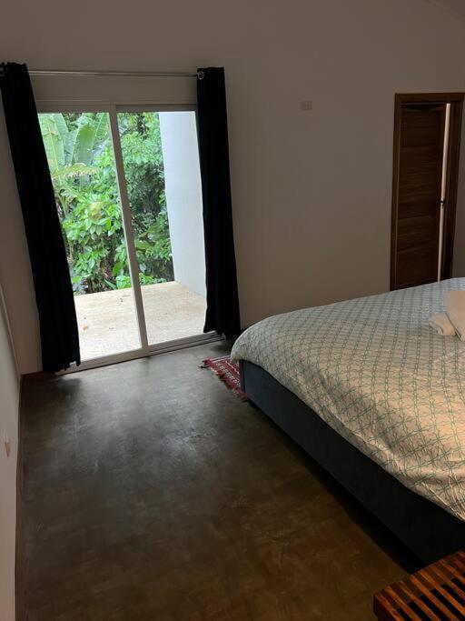Casa Cemalu 3 bedroom w pool walk to beach