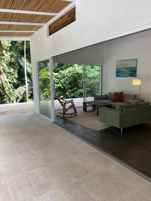 Casa Cemalu 3 bedroom w pool walk to beach