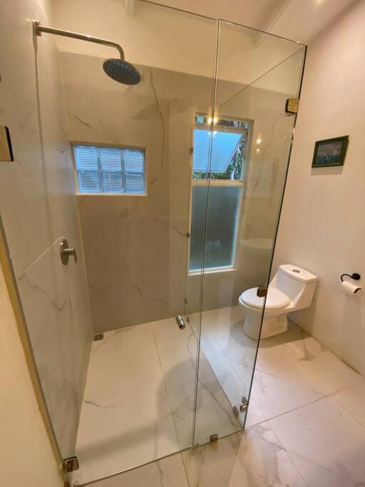 Casa Cemalu 3 bedroom w pool walk to beach