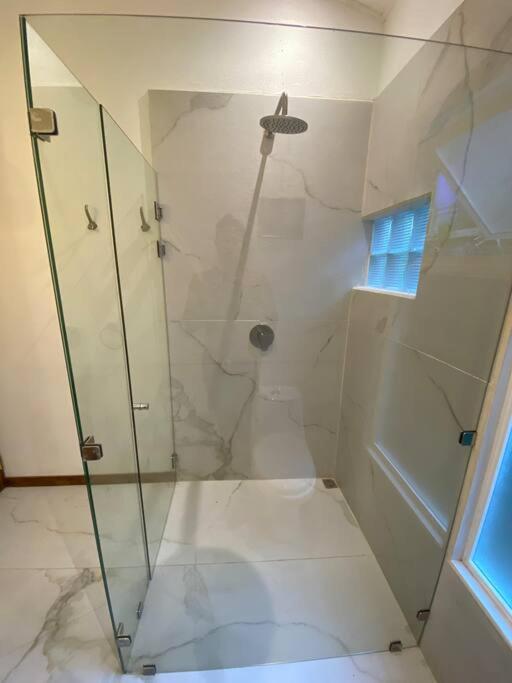 Casa Cemalu 3 bedroom w pool walk to beach