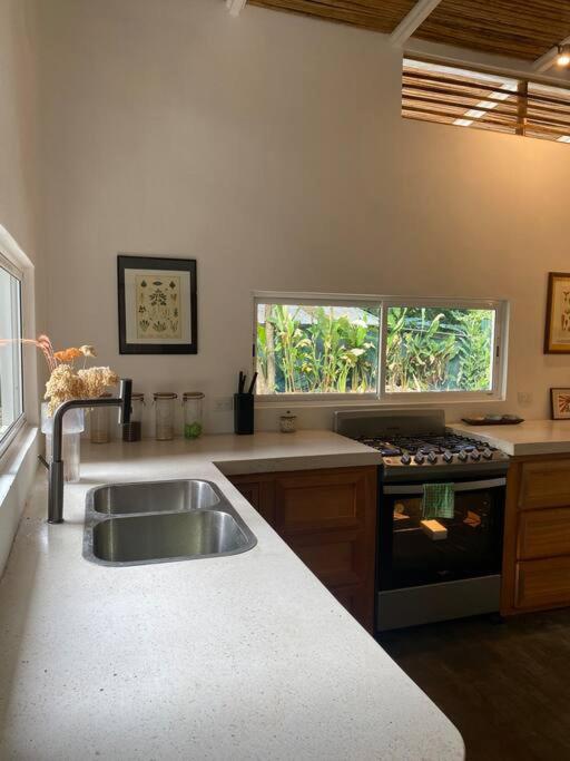Casa Cemalu 3 bedroom w pool walk to beach