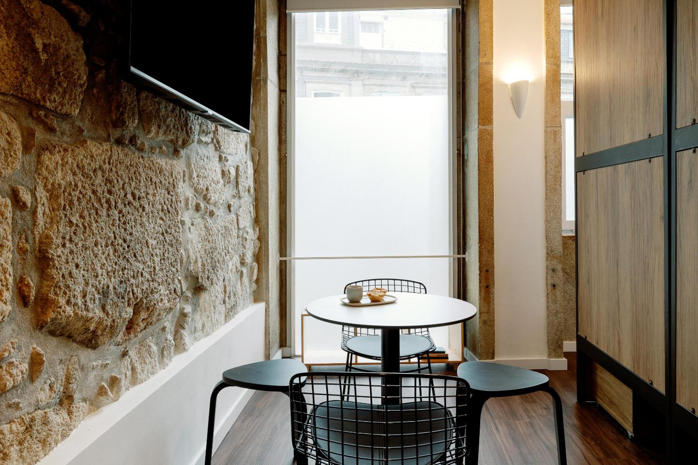 Cosme Apartments by Olala Homes view 2