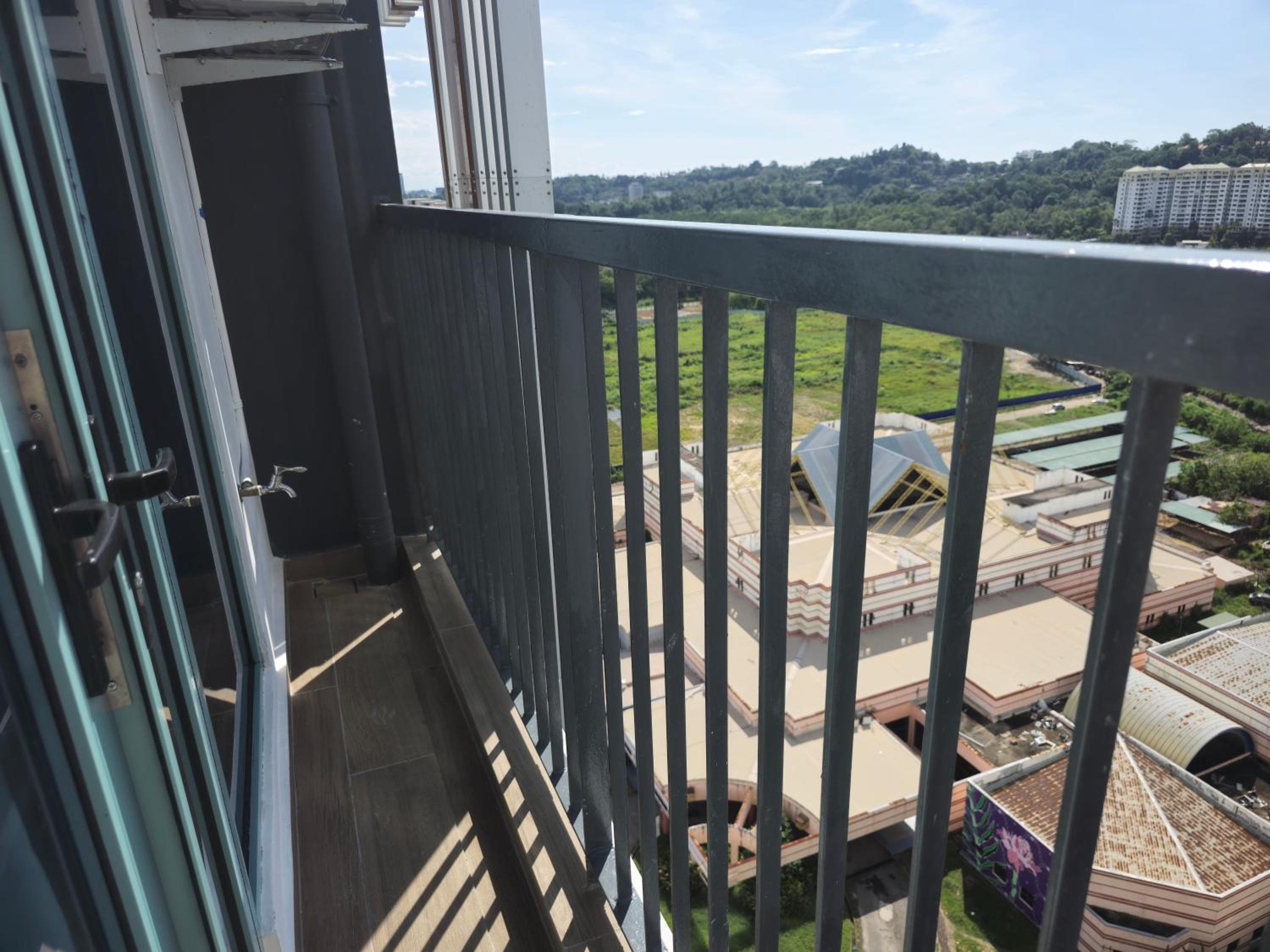BaySuites Likas by Alawa Homes view 4