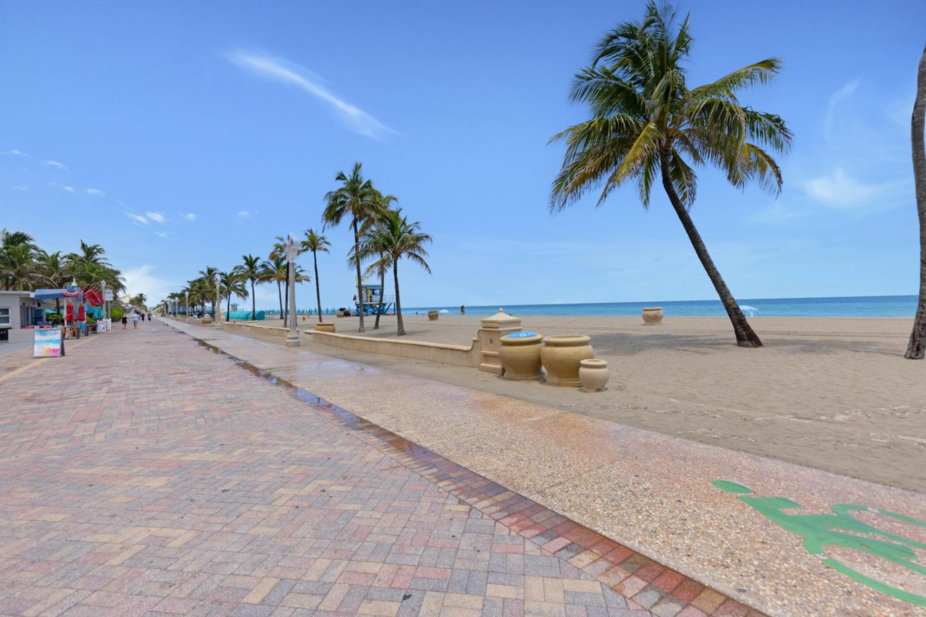 ULTRA exciting apartment at the Boardwalk view 2