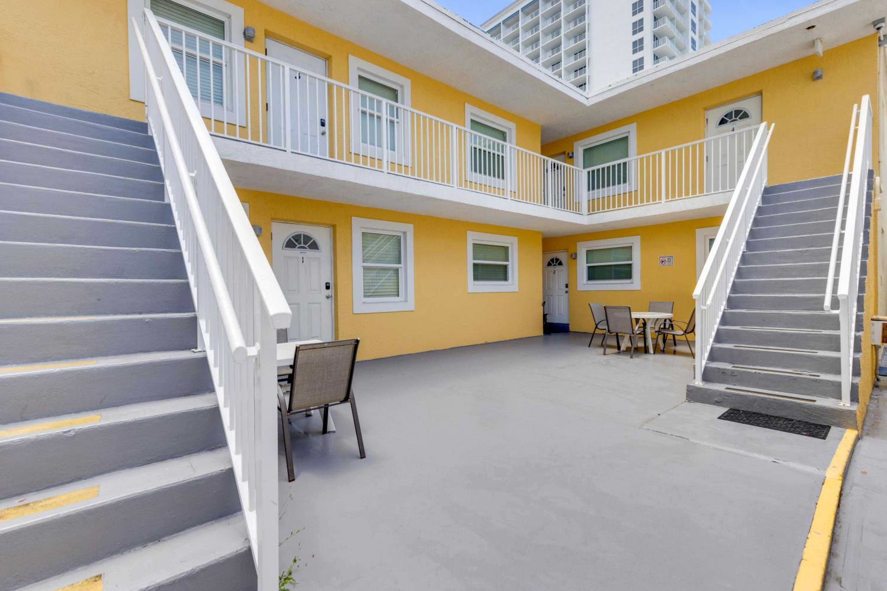 ULTRA exciting apartment at the Boardwalk view 3