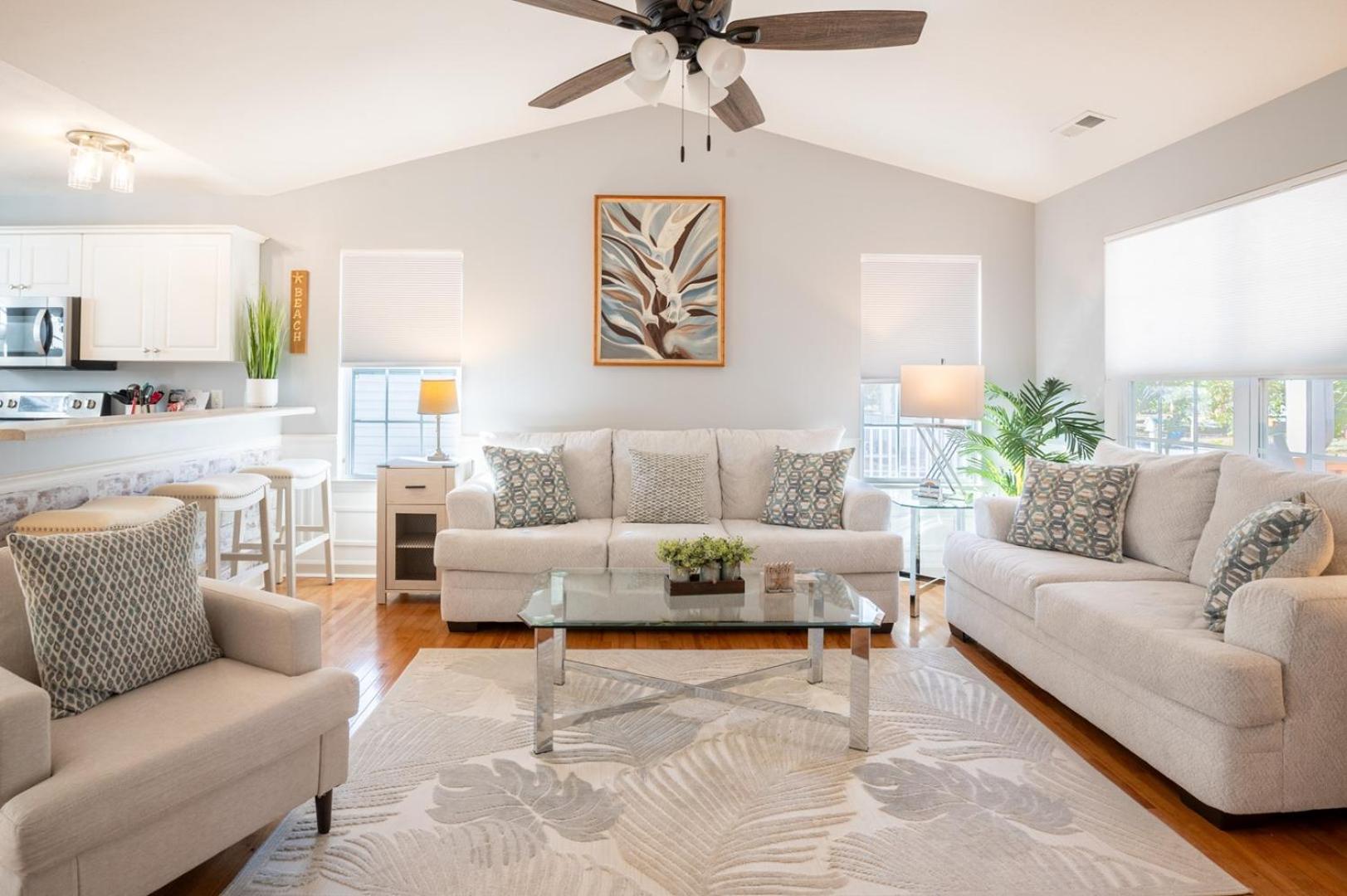 Knot so Crabby - Fully Redecorated Oak Island Beach Rental - Dogs Allowed view 5