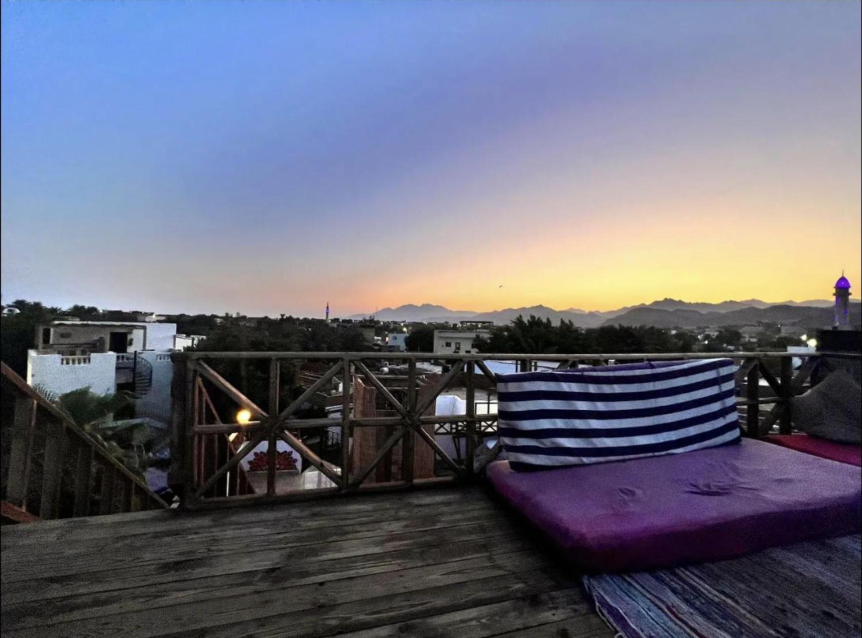 Digital Nomad Hub - Wifi Available