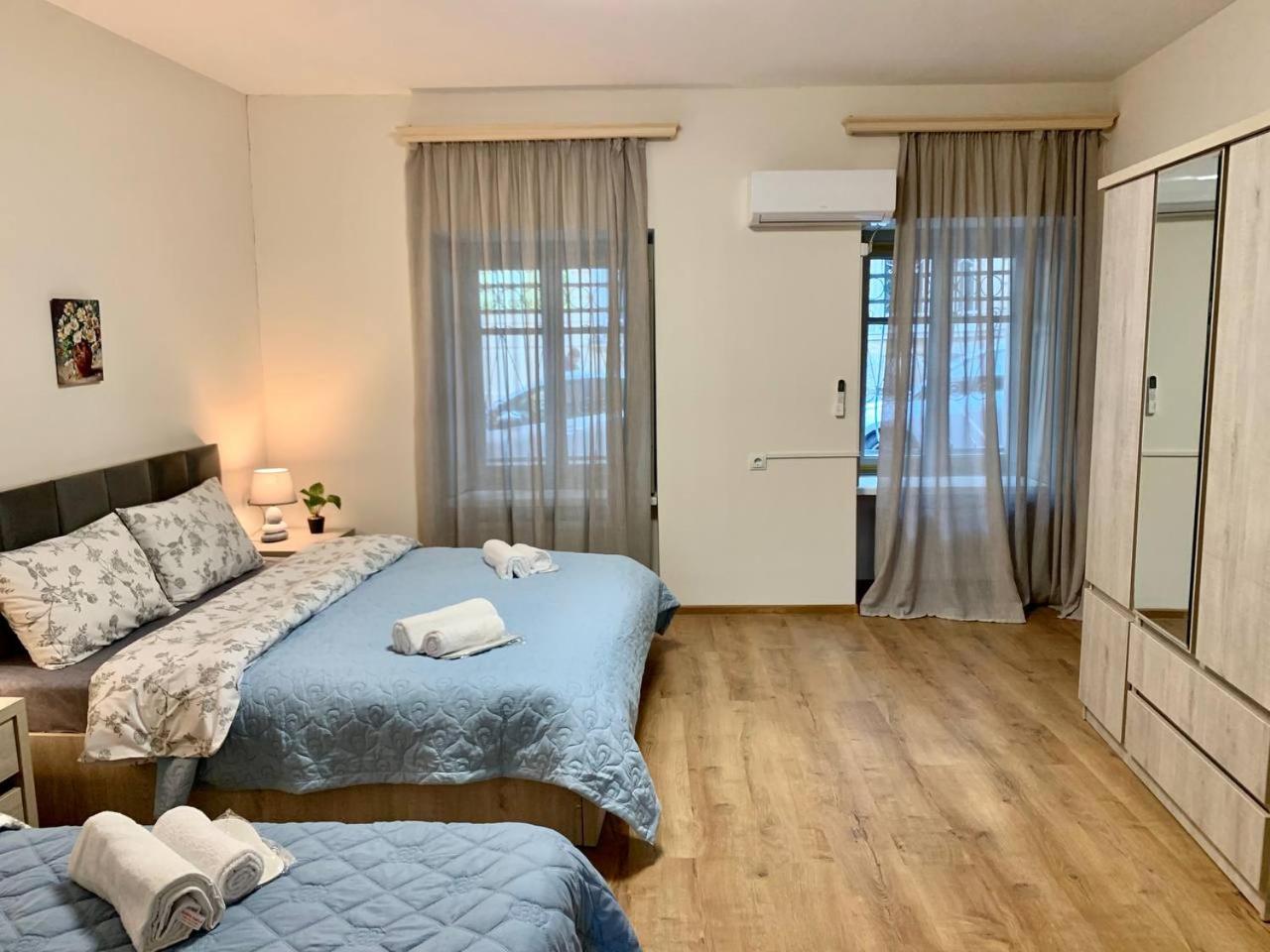 Niko Pirosmani 3-room apartment in Old Tbilisi view 2