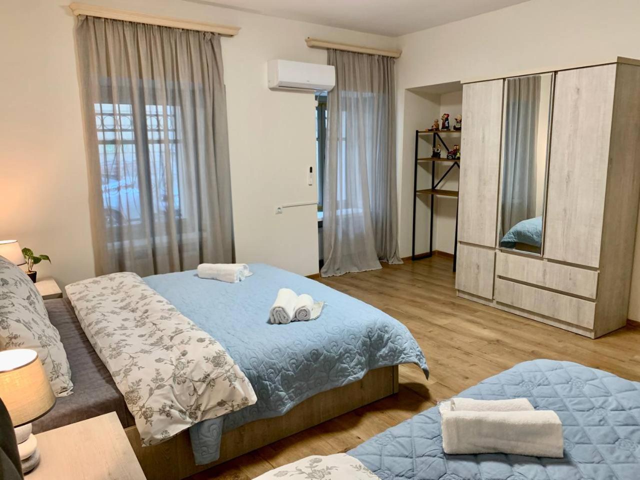 Niko Pirosmani 3-room apartment in Old Tbilisi view 3