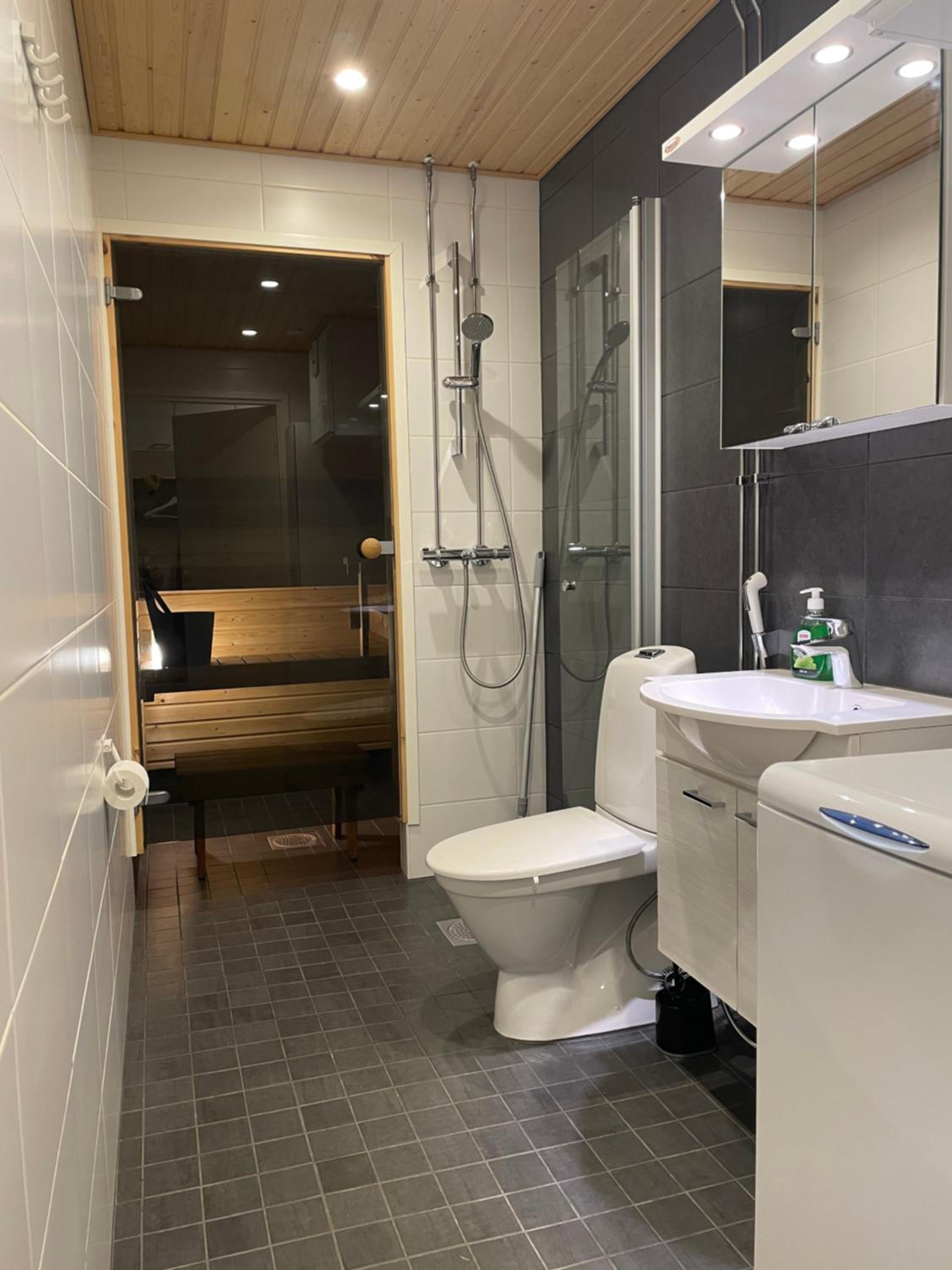 Studio Rudolf - Comfy city apartment with Private sauna & Free Wi-Fi