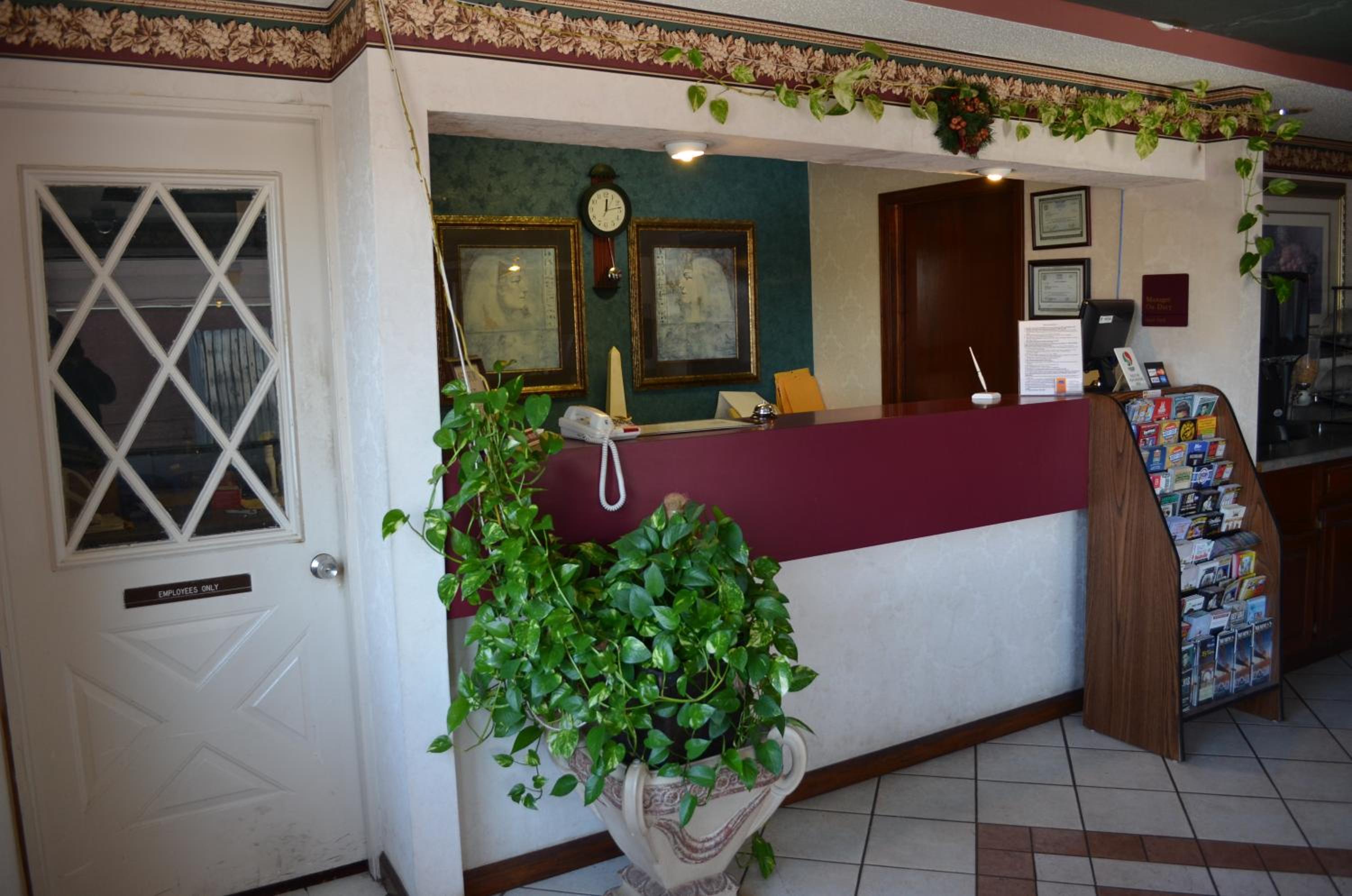 Executive Inn and Suites - Jackson