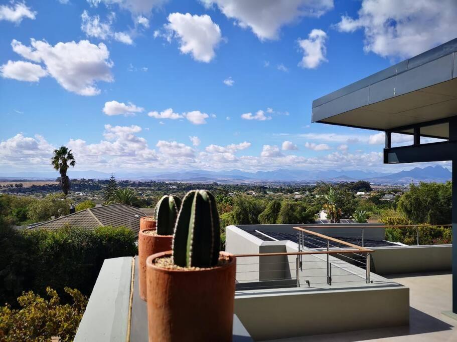 Executive apartment with outstanding view