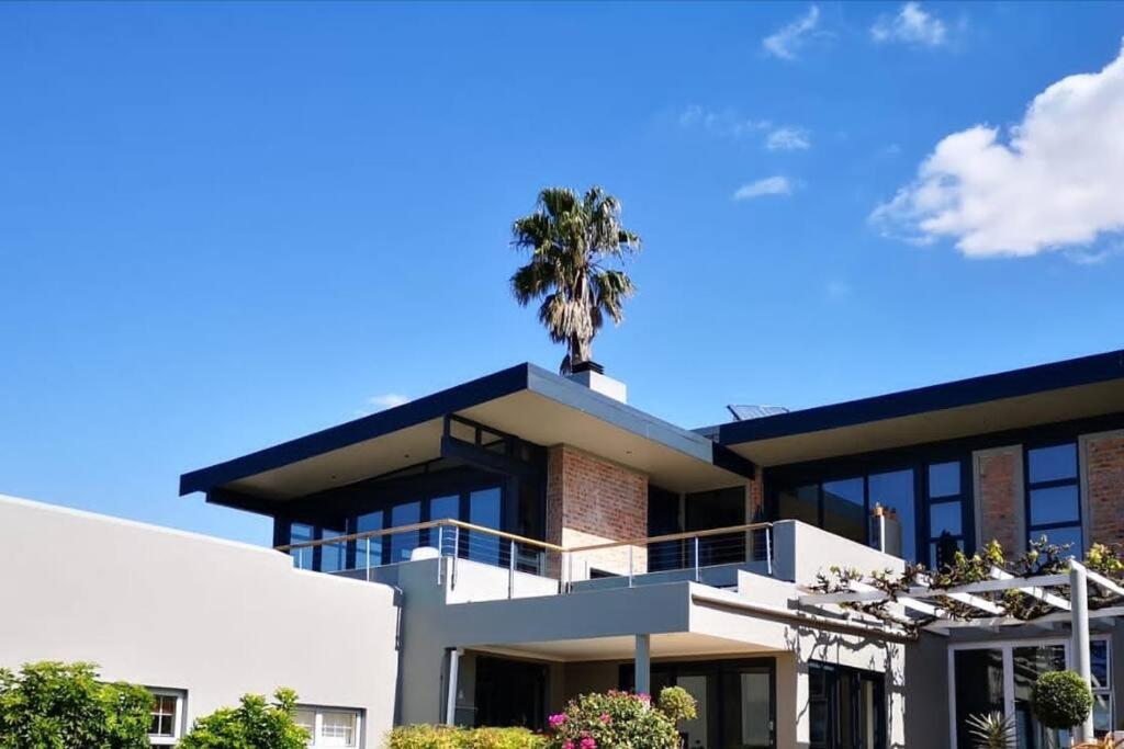 Executive apartment with outstanding view
