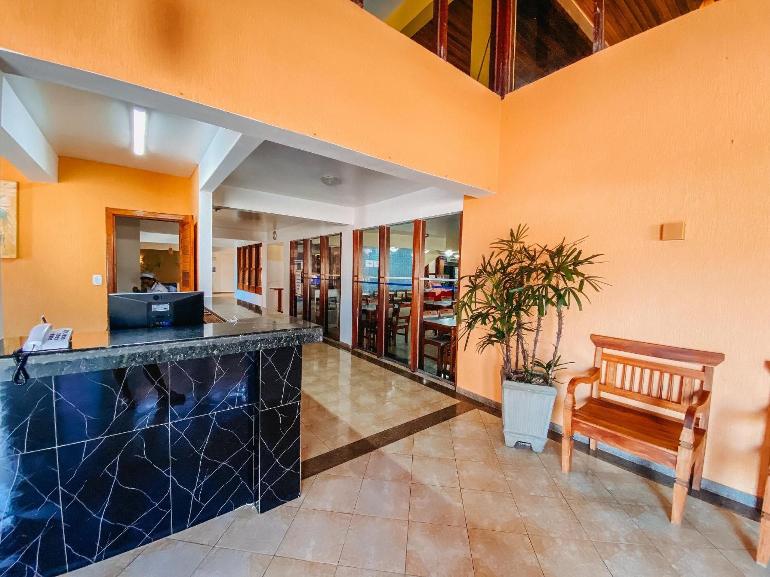 Flat's com 1 quarto, frente praia de Taperapuã, atravessou a rua está na praia, Condomínio Boulevard da Praia conta com piscina, sauna, sala de jogos além 