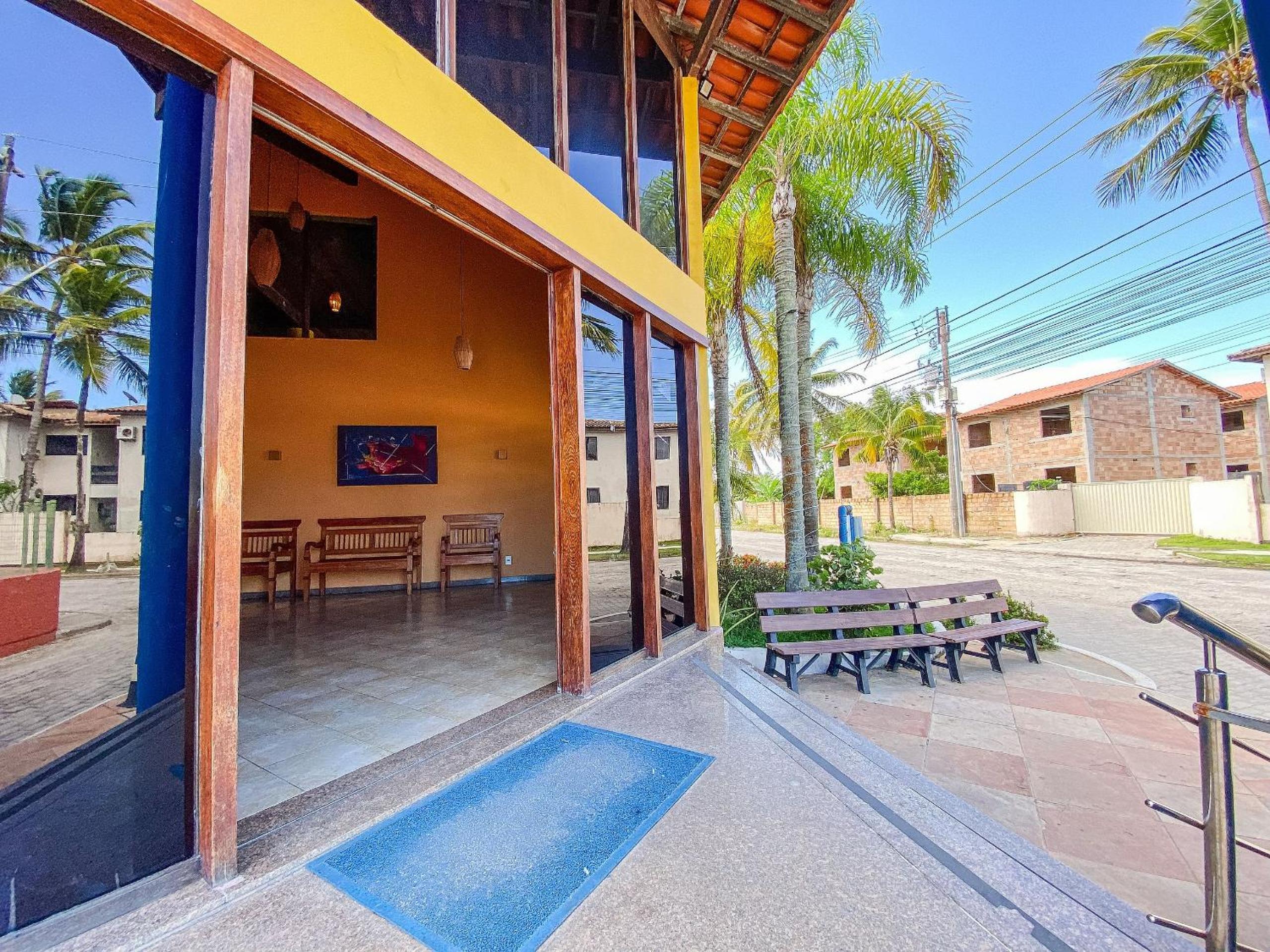 Flat's com 1 quarto, frente praia de Taperapuã, atravessou a rua está na praia, Condomínio Boulevard da Praia conta com piscina, sauna, sala de jogos além 