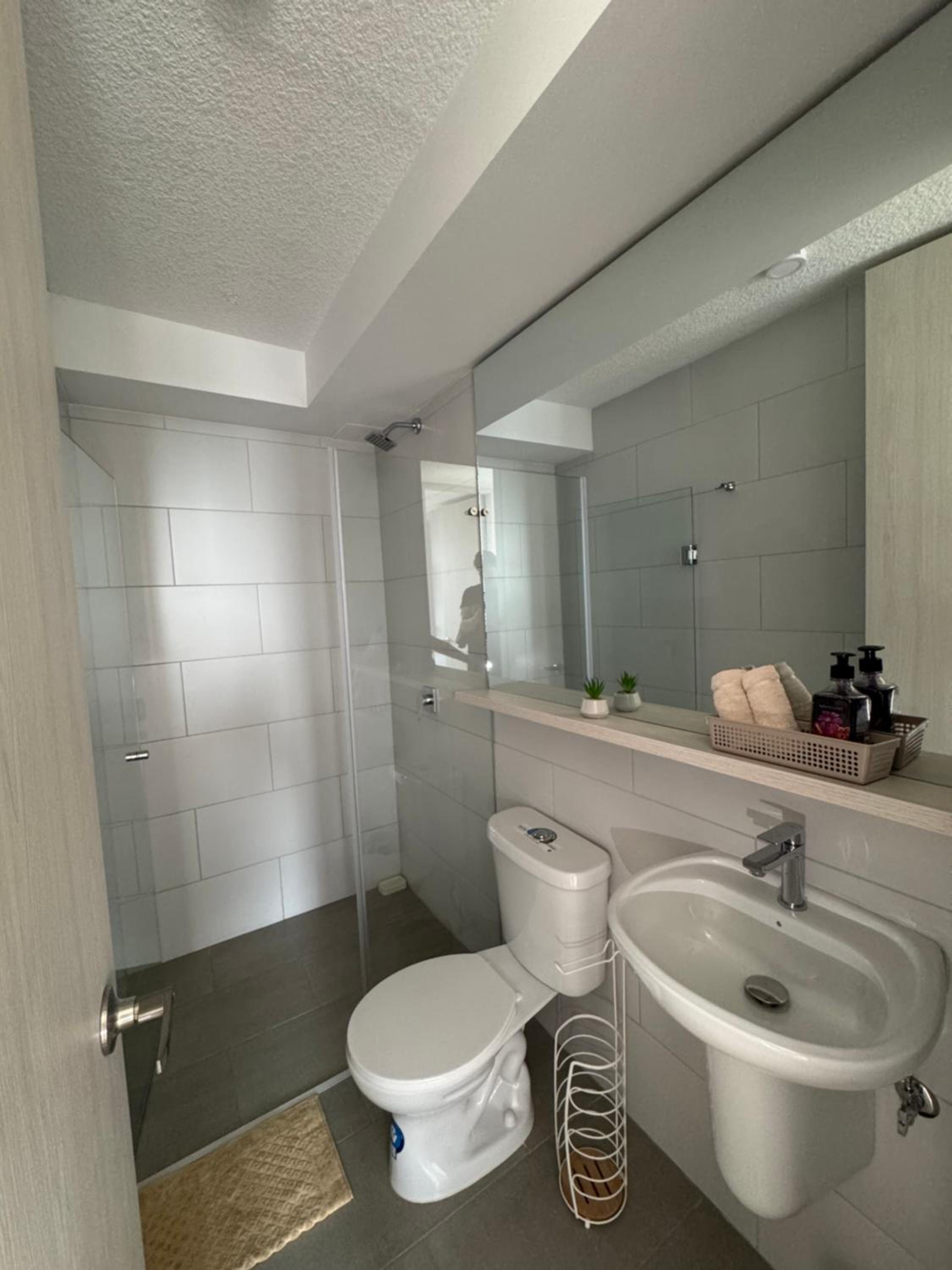 Apartamento norte de Quito, Embajada Americana, Hospital Solca