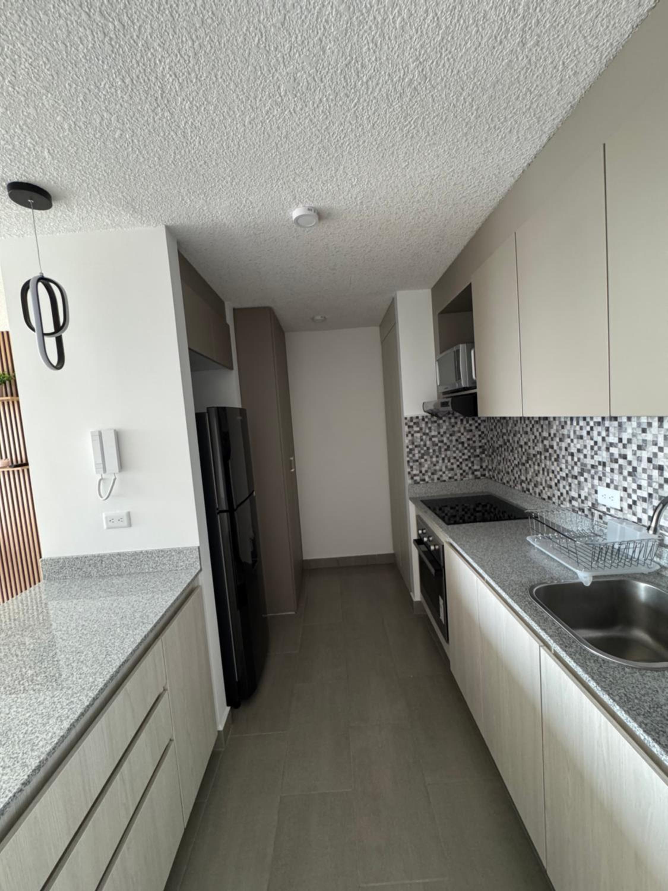 Apartamento norte de Quito, Embajada Americana, Hospital Solca