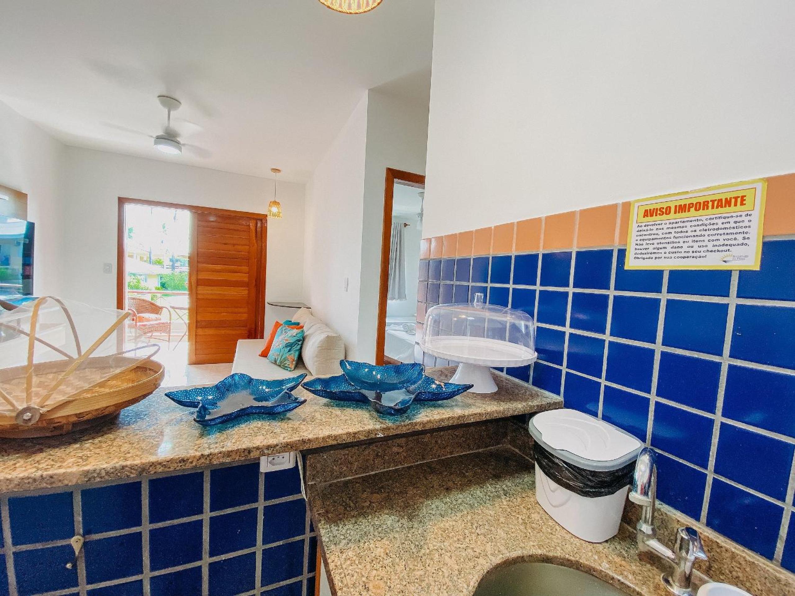 Flat's com 1 quarto, frente praia de Taperapuã, atravessou a rua está na praia, Condomínio Boulevard da Praia conta com piscina, sauna, sala de jogos além 