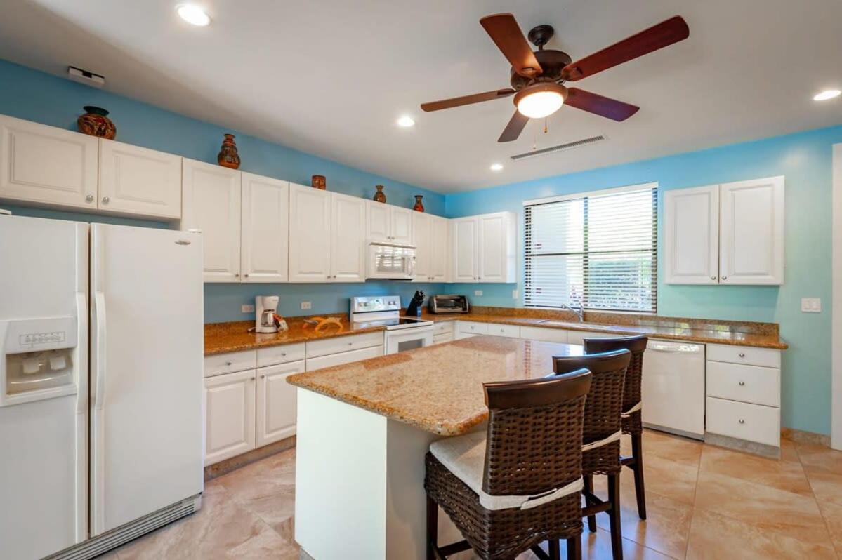 Nicely Decorated Ground-Floor Unit in Front of Pool at Pacifico in Coco