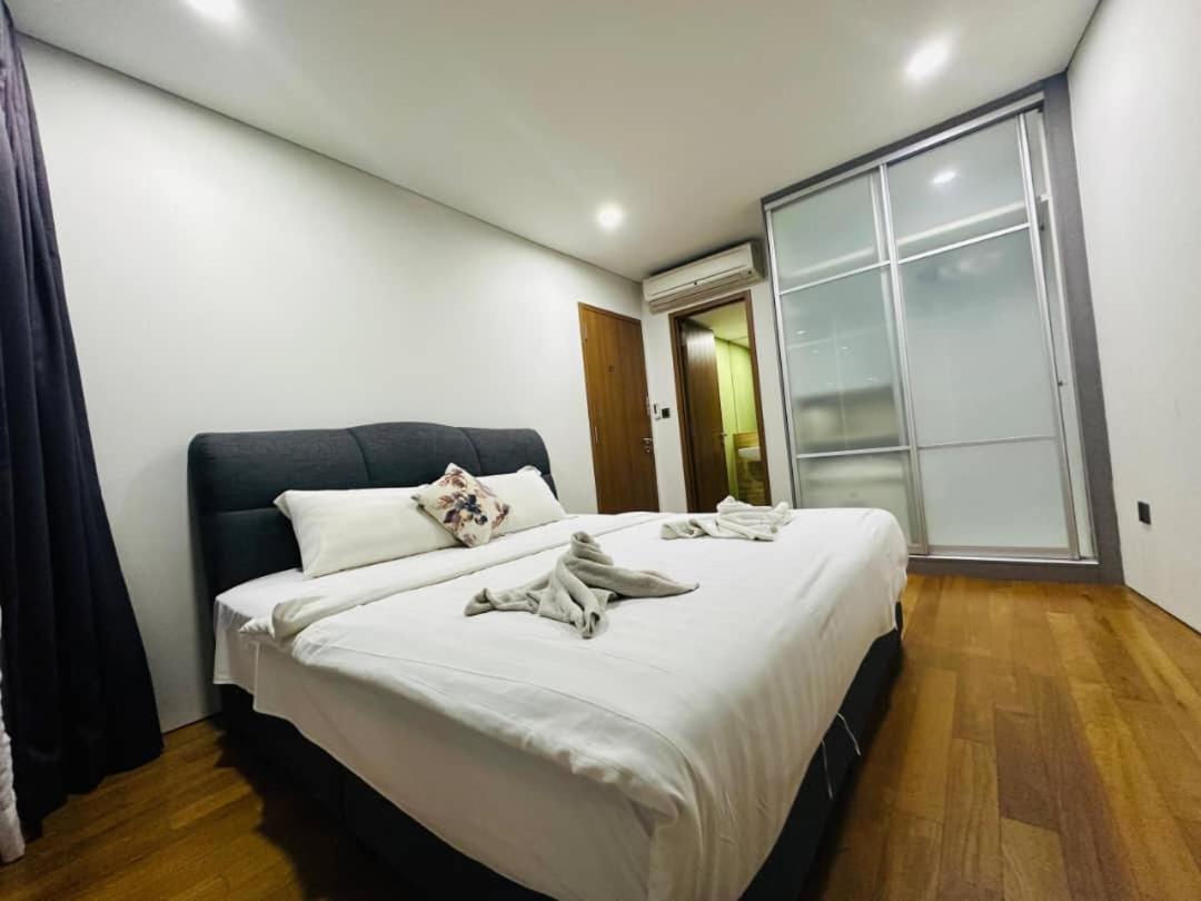 Sky Suites Near City Centre