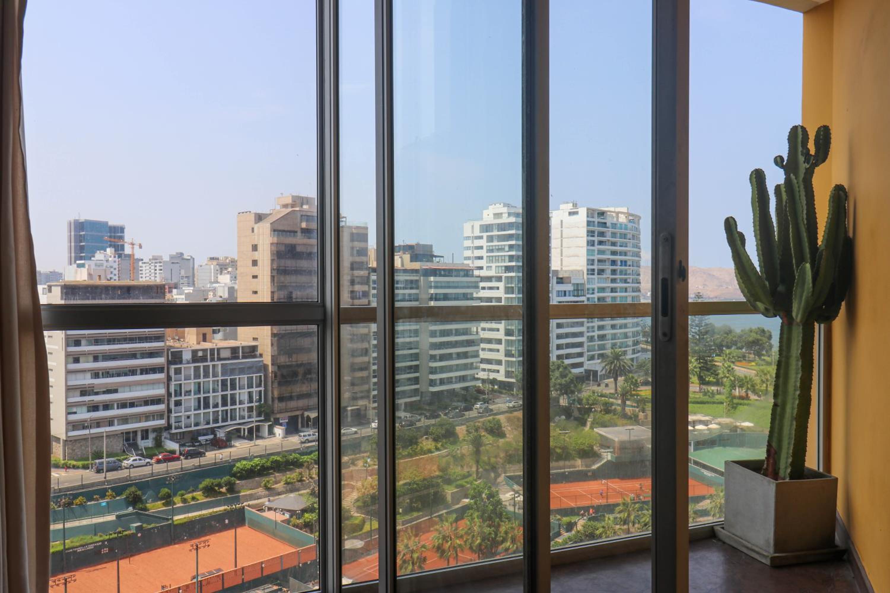 Stylish 3BR with Ocean View en Lima