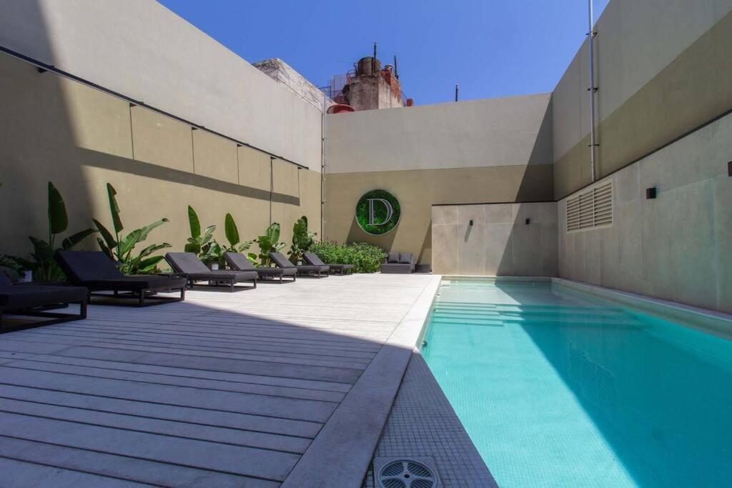 Luxe 1-BR Apartment, Balcony and Pool by depptö