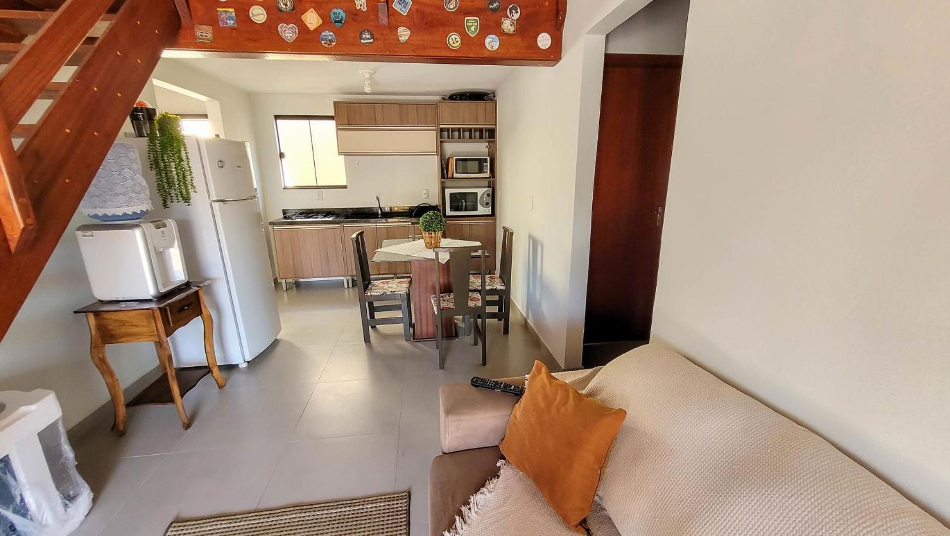 Casa a 2 quadras da Praia de Zimbros RW2724